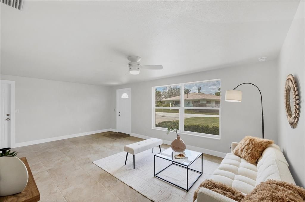 На продажу: $499,900 (2 спален, 2 ванн, 1152 Квадратных фут)