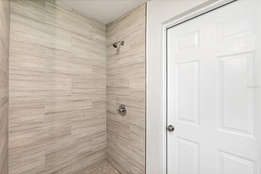 На продажу: $499,900 (2 спален, 2 ванн, 1152 Квадратных фут)