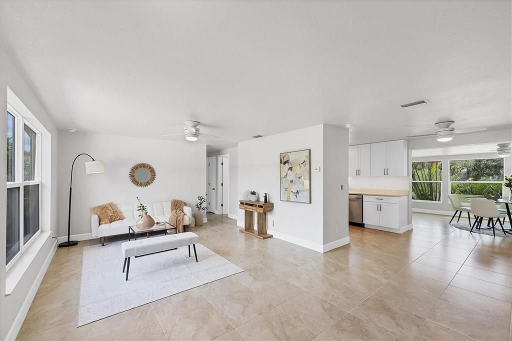 На продажу: $499,900 (2 спален, 2 ванн, 1152 Квадратных фут)