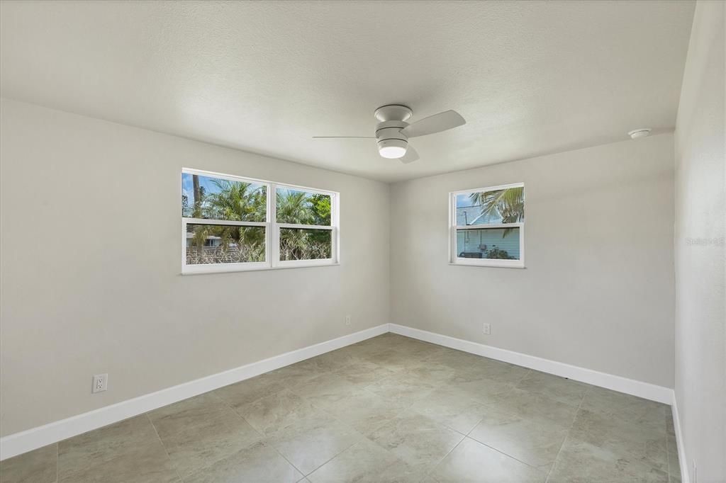 На продажу: $499,900 (2 спален, 2 ванн, 1152 Квадратных фут)