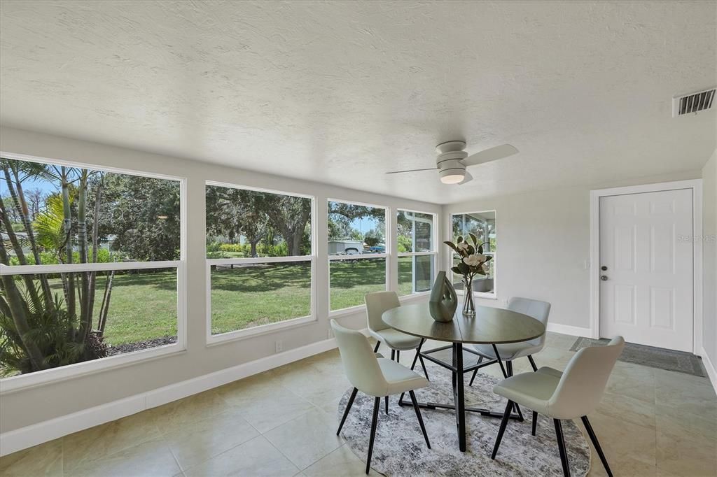 На продажу: $499,900 (2 спален, 2 ванн, 1152 Квадратных фут)