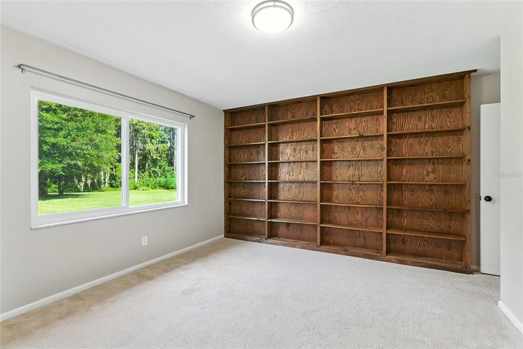 Под контрактом: $2,975 (4 спален, 3 ванн, 2812 Квадратных фут)