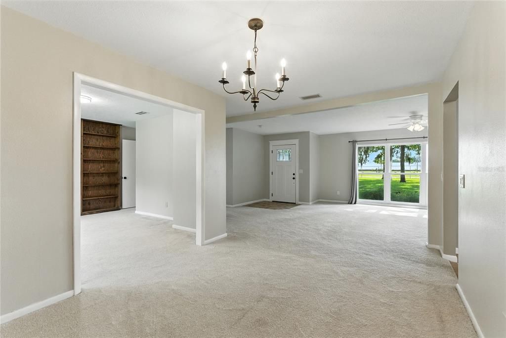 Под контрактом: $2,975 (4 спален, 3 ванн, 2812 Квадратных фут)