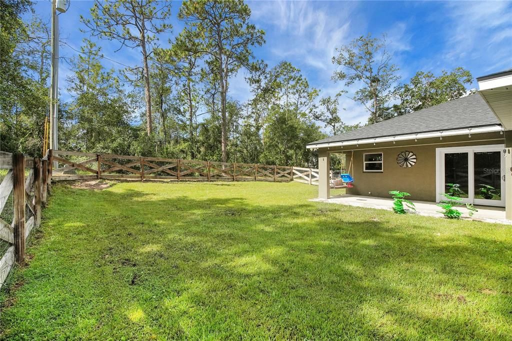 For Sale: $334,000 (3 beds, 2 baths, 1300 Square Feet)