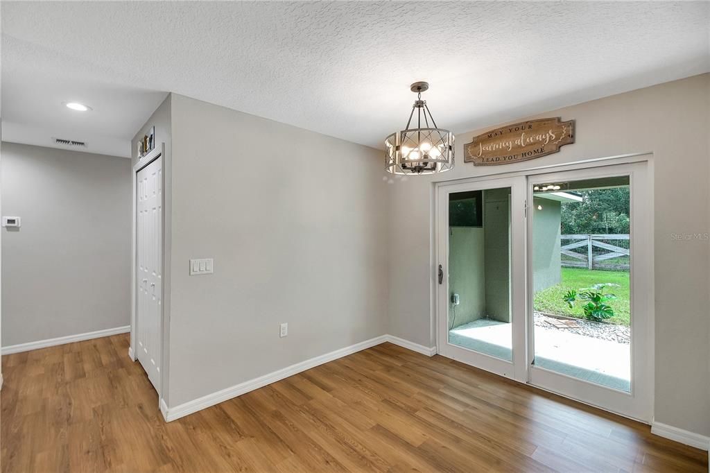 For Sale: $334,000 (3 beds, 2 baths, 1300 Square Feet)