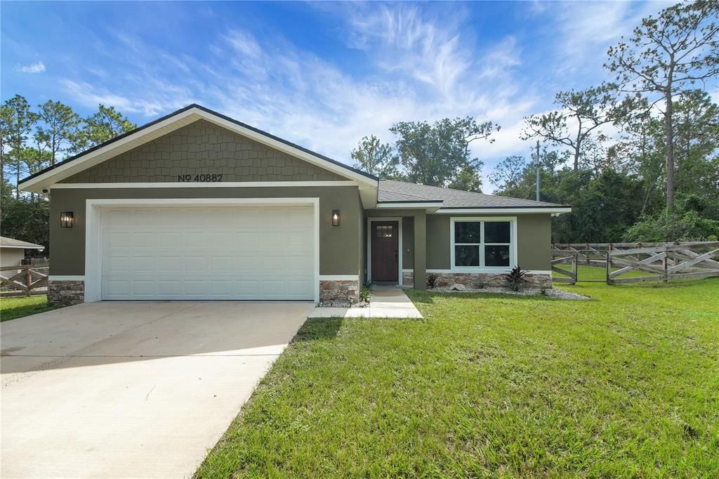 For Sale: $334,000 (3 beds, 2 baths, 1300 Square Feet)