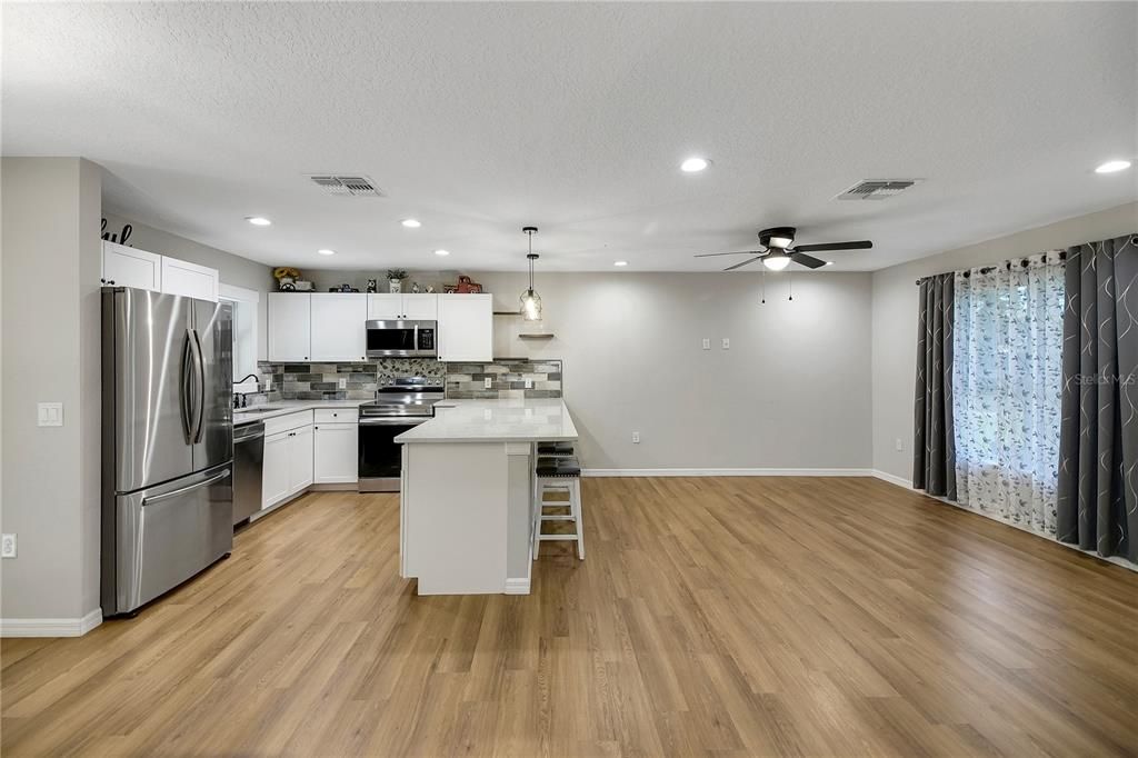 For Sale: $334,000 (3 beds, 2 baths, 1300 Square Feet)