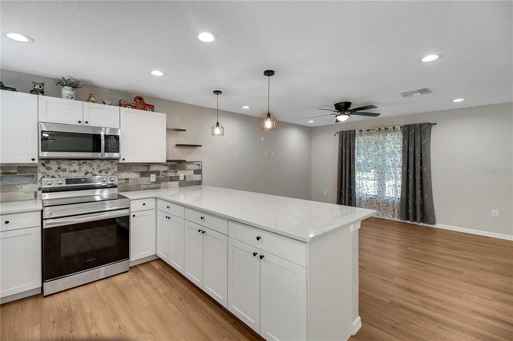 For Sale: $334,000 (3 beds, 2 baths, 1300 Square Feet)