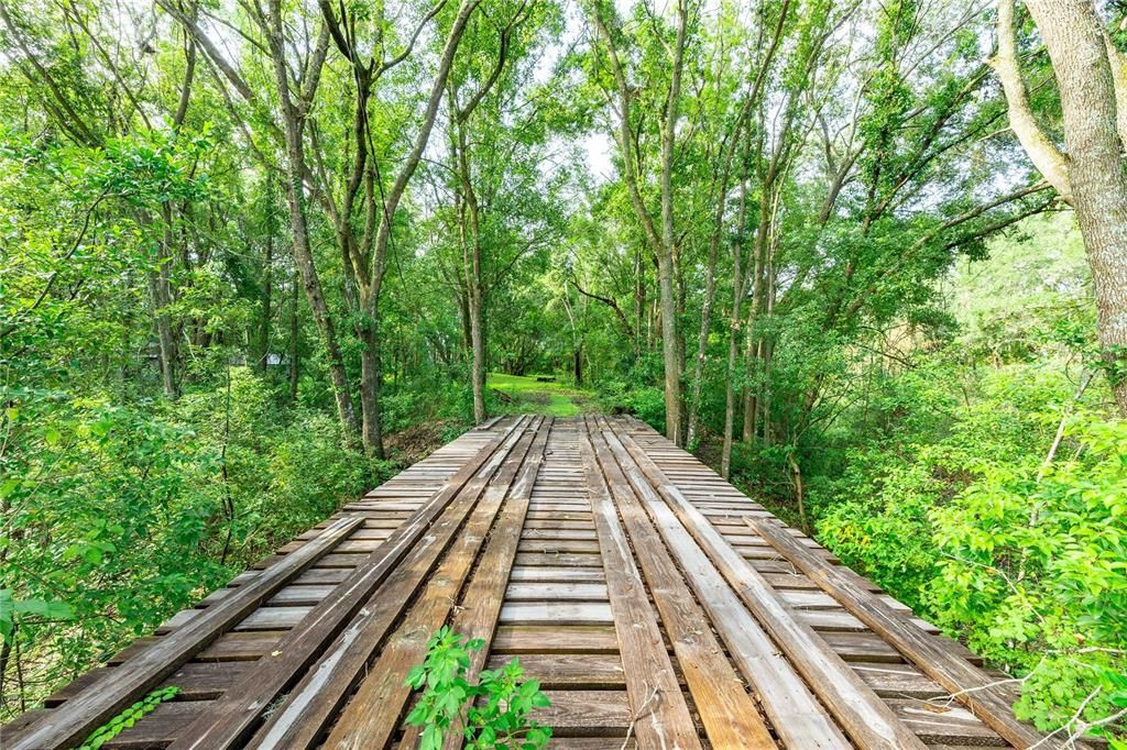 待售: $549,000 (5.10 acres)