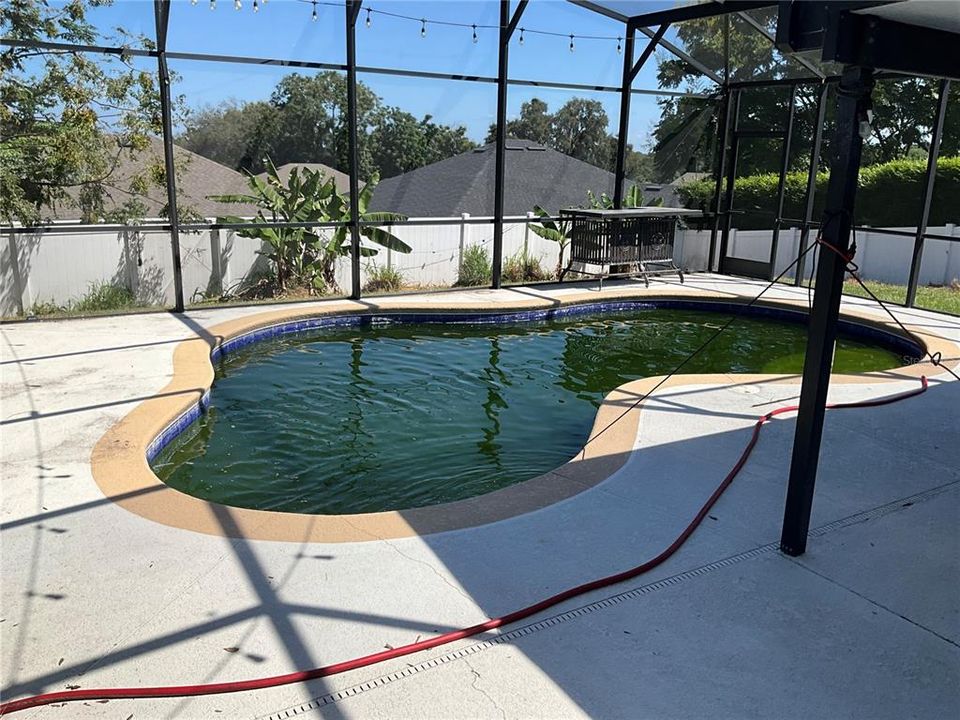 合同活跃: $324,000 (3 贝兹, 2 浴室, 2035 平方英尺)