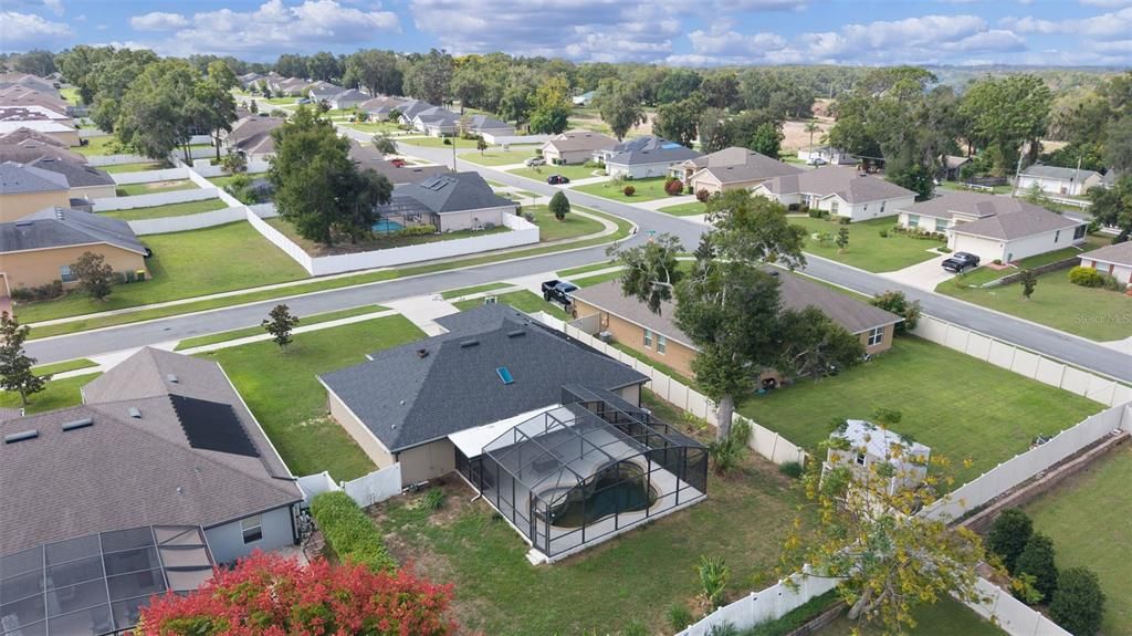 合同活跃: $324,000 (3 贝兹, 2 浴室, 2035 平方英尺)