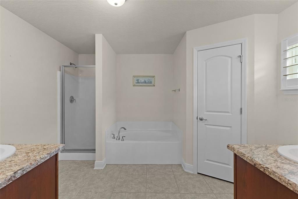 合同活跃: $324,000 (3 贝兹, 2 浴室, 2035 平方英尺)