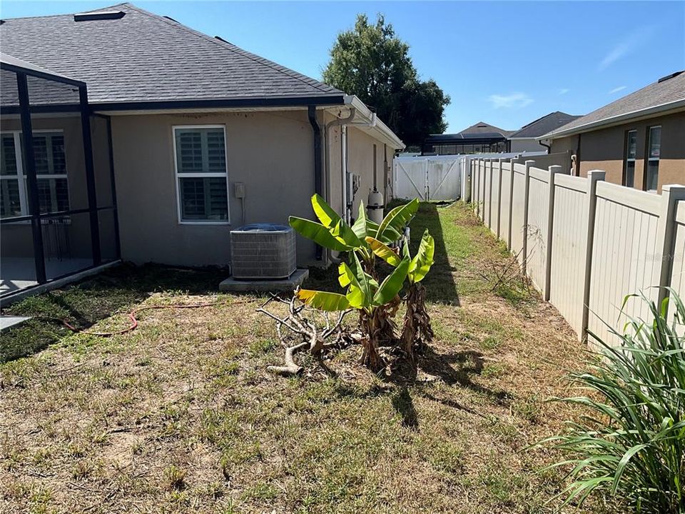 合同活跃: $324,000 (3 贝兹, 2 浴室, 2035 平方英尺)