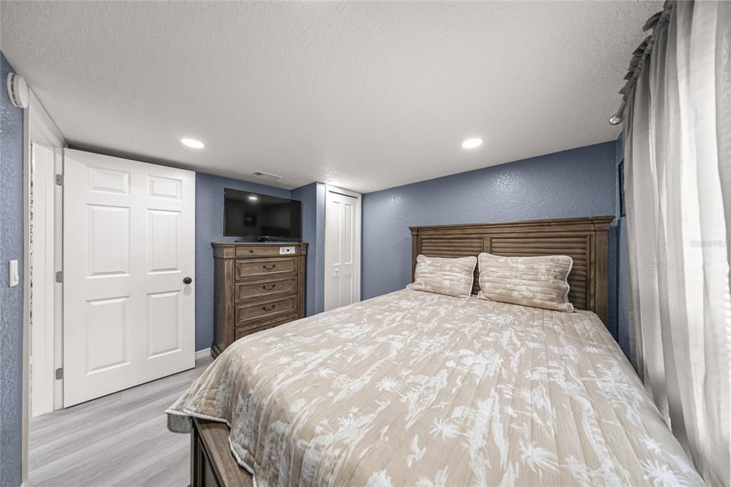 For Sale: $275,000 (3 beds, 2 baths, 1152 Square Feet)