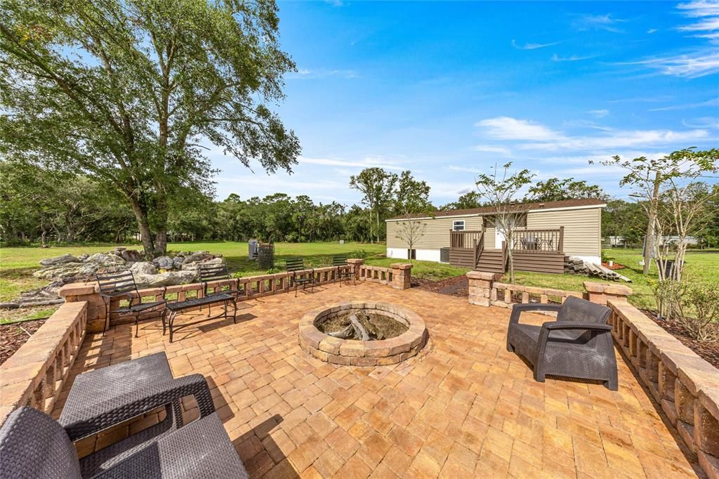 For Sale: $275,000 (3 beds, 2 baths, 1152 Square Feet)