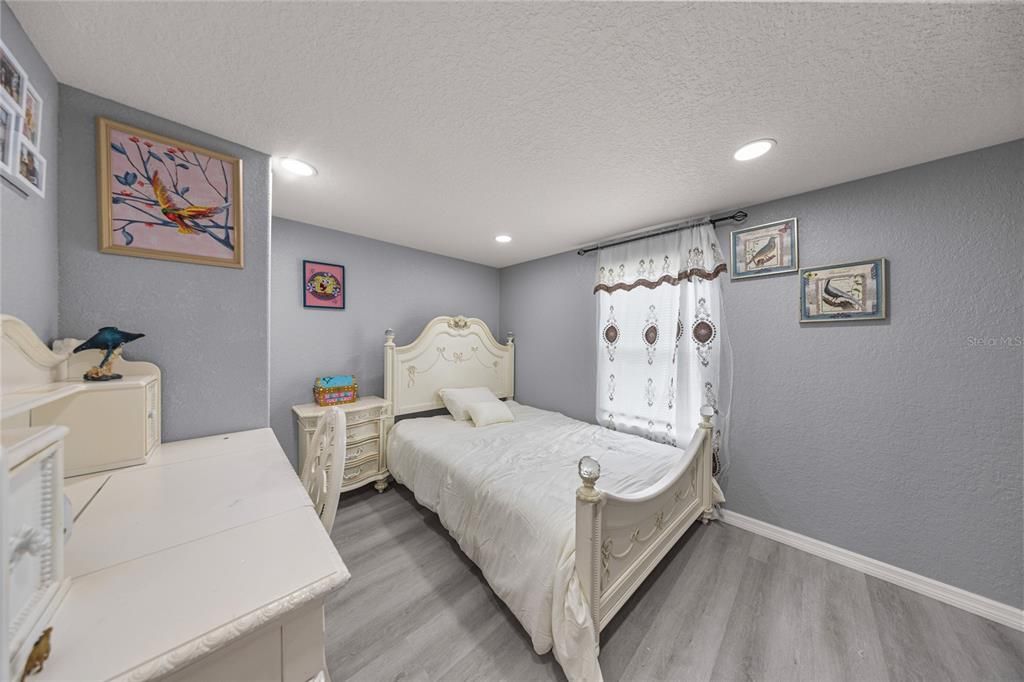 For Sale: $275,000 (3 beds, 2 baths, 1152 Square Feet)