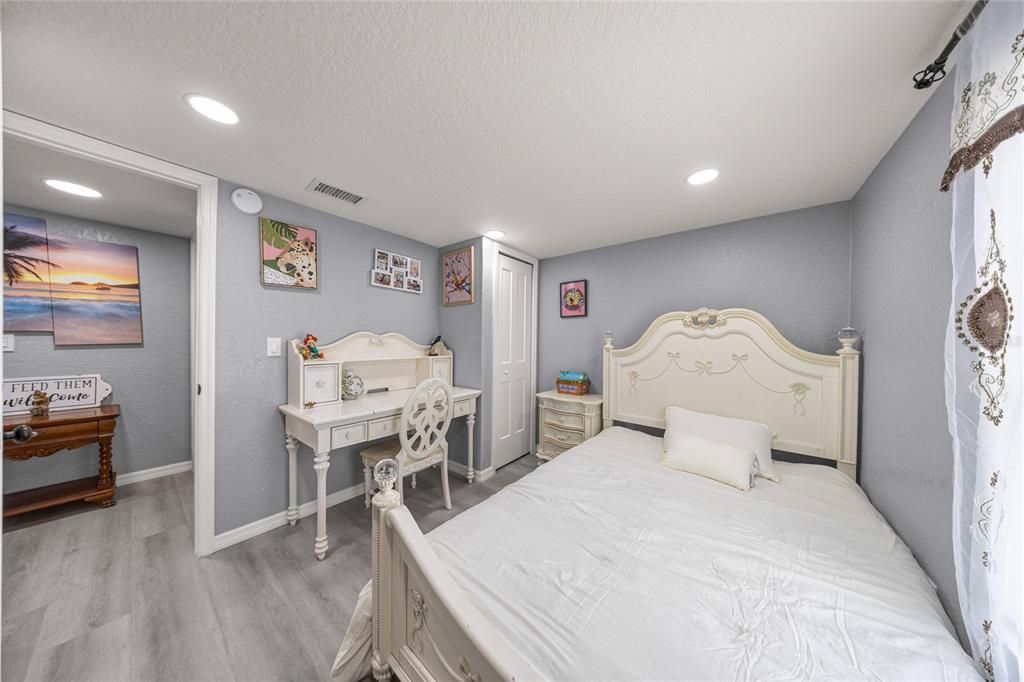 For Sale: $275,000 (3 beds, 2 baths, 1152 Square Feet)