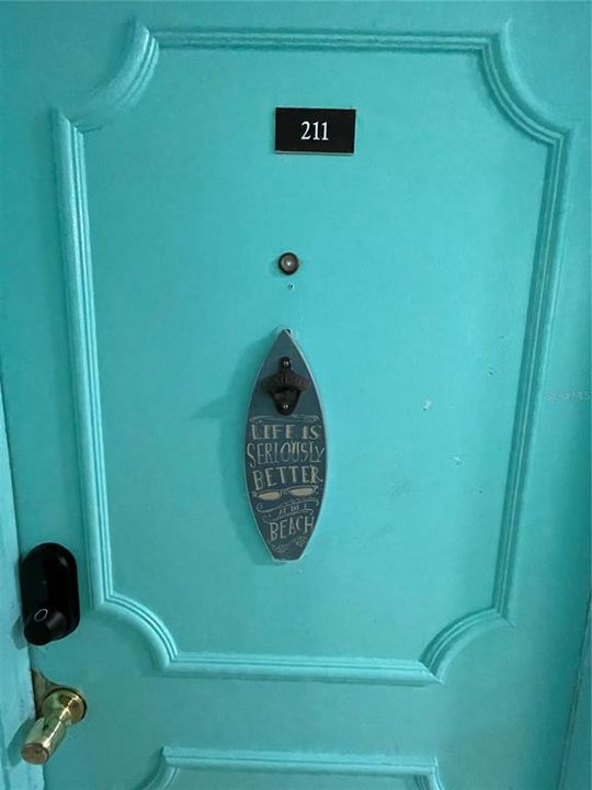 For Rent: $2,100 (2 beds, 1 baths, 936 Square Feet)