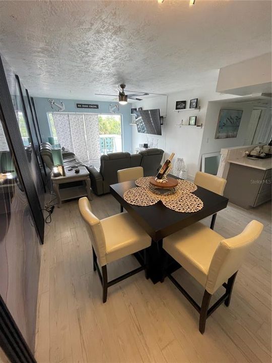 For Rent: $2,100 (2 beds, 1 baths, 936 Square Feet)