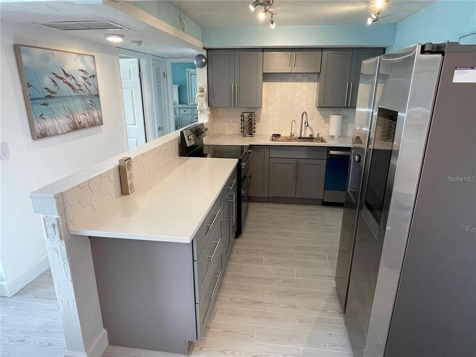 For Rent: $3,200 (2 beds, 1 baths, 936 Square Feet)