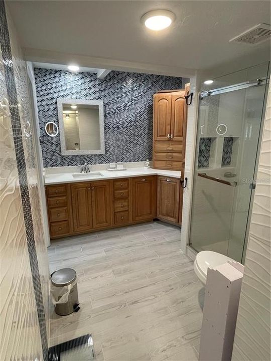 For Rent: $3,200 (2 beds, 1 baths, 936 Square Feet)