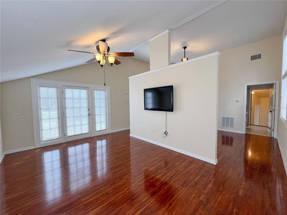 For Sale: $510,000 (2 beds, 3 baths, 2193 Square Feet)