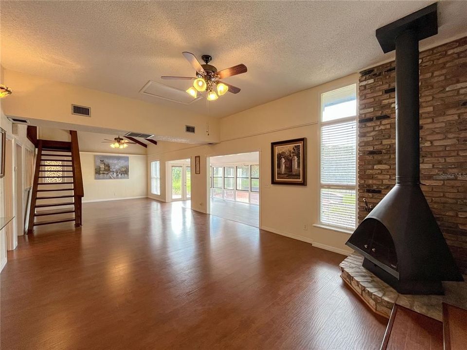 For Sale: $510,000 (2 beds, 3 baths, 2193 Square Feet)