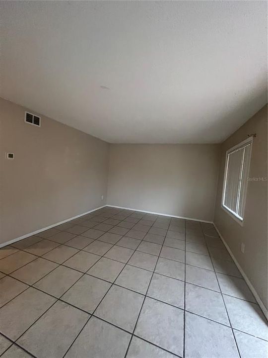 На продажу: $127,000 (2 спален, 1 ванн, 784 Квадратных фут)