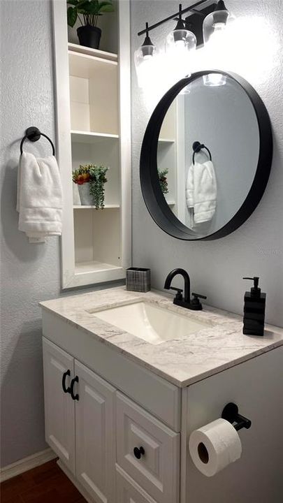 Под контрактом: $163,000 (1 спален, 1 ванн, 745 Квадратных фут)