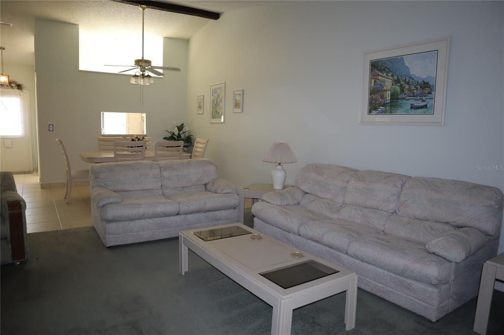 Activo con contrato: $1,550 (2 camas, 2 baños, 1330 Pies cuadrados)