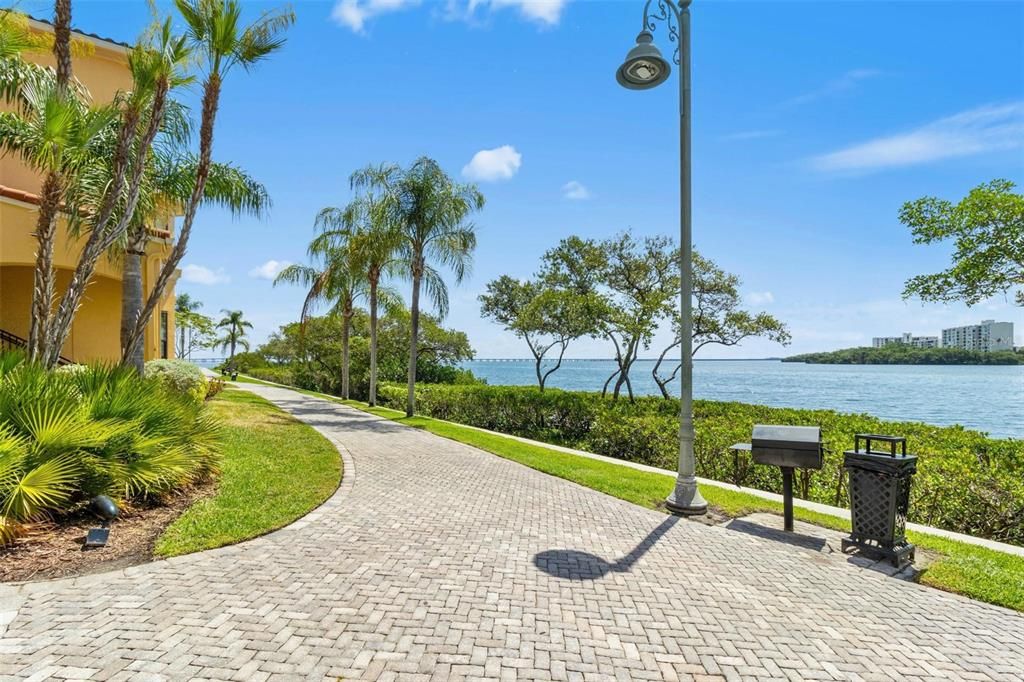 Active With Contract: $239,900 (2 beds, 2 baths, 1230 Square Feet)