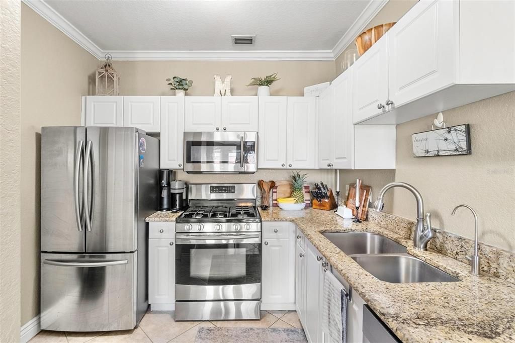 Active With Contract: $239,900 (2 beds, 2 baths, 1230 Square Feet)