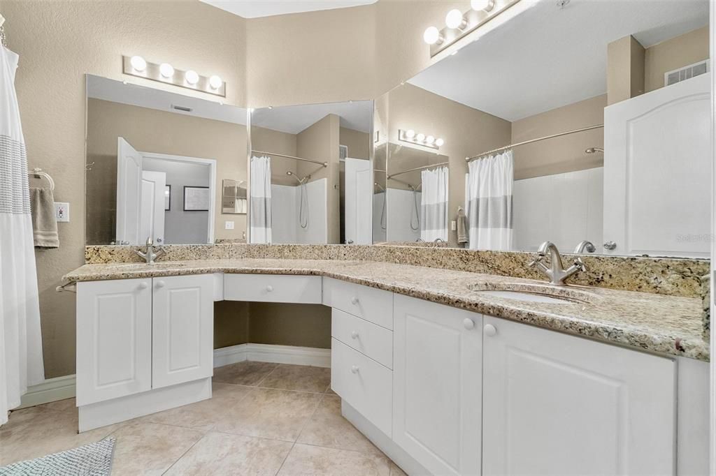 Active With Contract: $239,900 (2 beds, 2 baths, 1230 Square Feet)