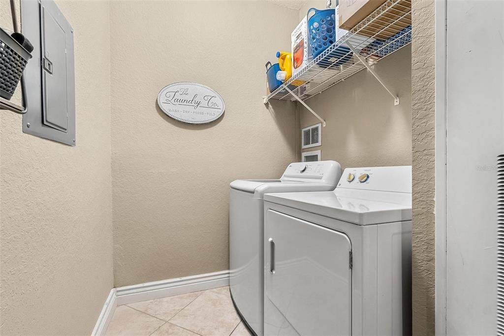 Active With Contract: $239,900 (2 beds, 2 baths, 1230 Square Feet)