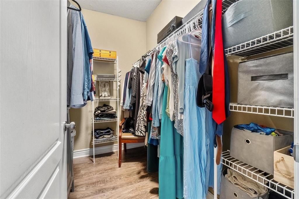 Active With Contract: $239,900 (2 beds, 2 baths, 1230 Square Feet)