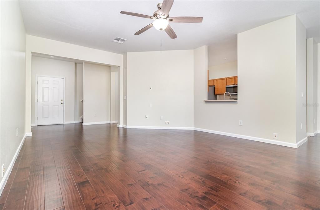 En Venta: $375,000 (3 camas, 2 baños, 2010 Pies cuadrados)