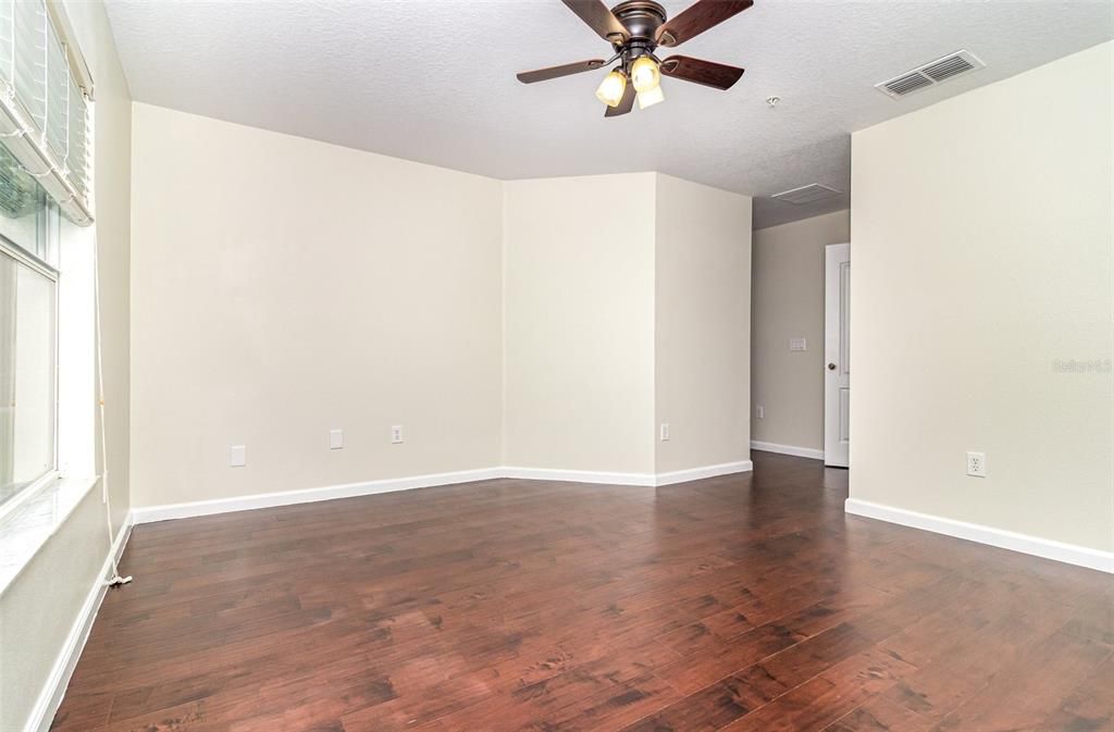 En Venta: $375,000 (3 camas, 2 baños, 2010 Pies cuadrados)