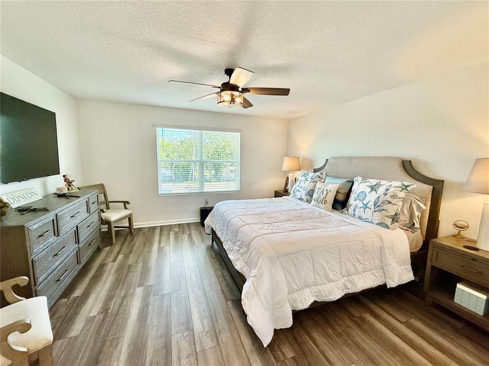 На продажу: $289,900 (3 спален, 2 ванн, 1471 Квадратных фут)