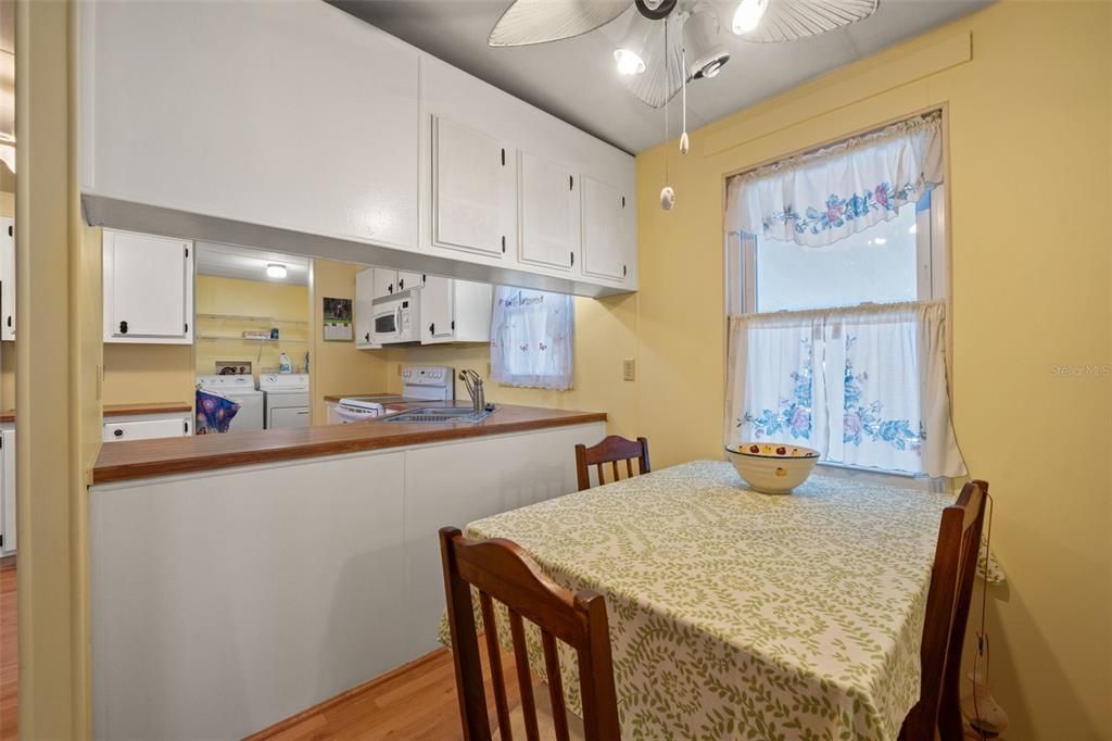 Active With Contract: $135,000 (2 beds, 2 baths, 1048 Square Feet)