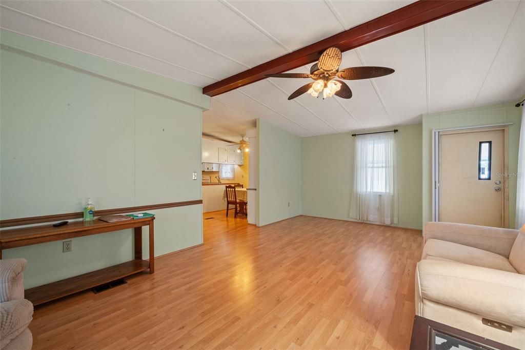 Active With Contract: $135,000 (2 beds, 2 baths, 1048 Square Feet)