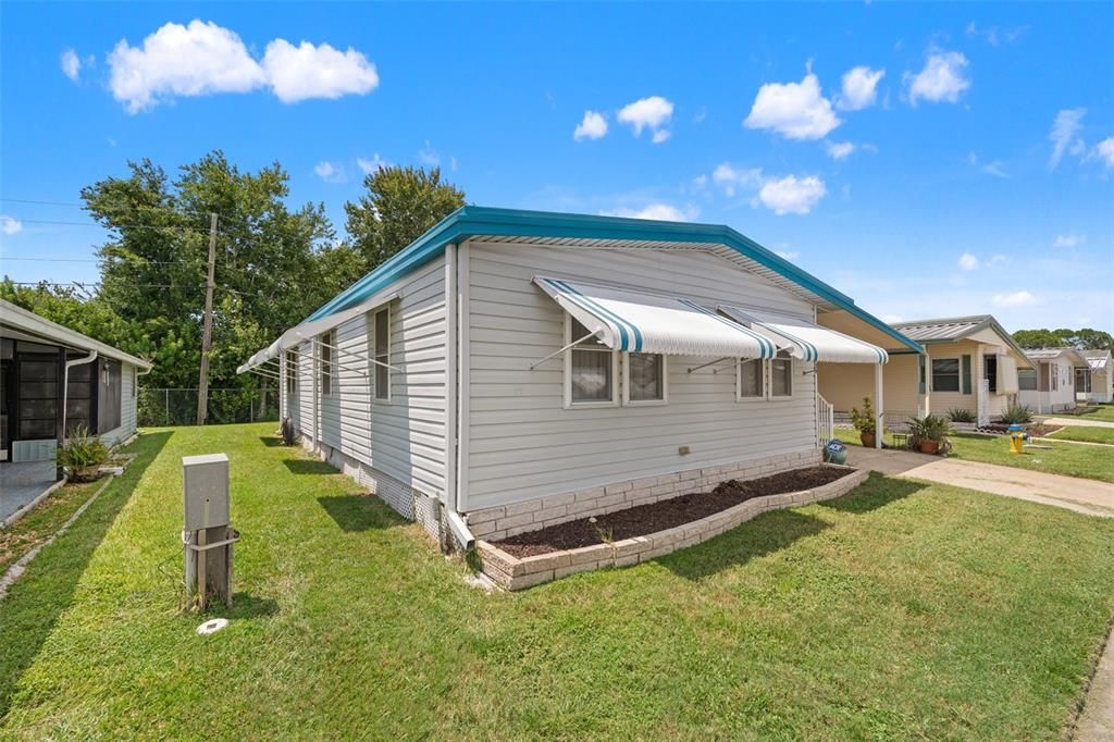Active With Contract: $135,000 (2 beds, 2 baths, 1048 Square Feet)