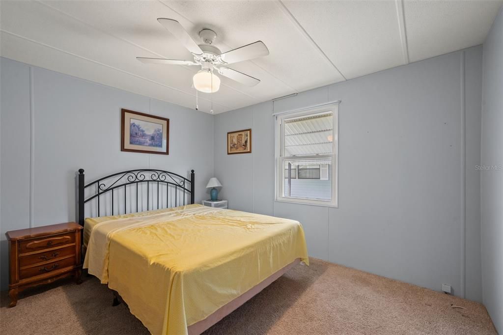 Active With Contract: $135,000 (2 beds, 2 baths, 1048 Square Feet)