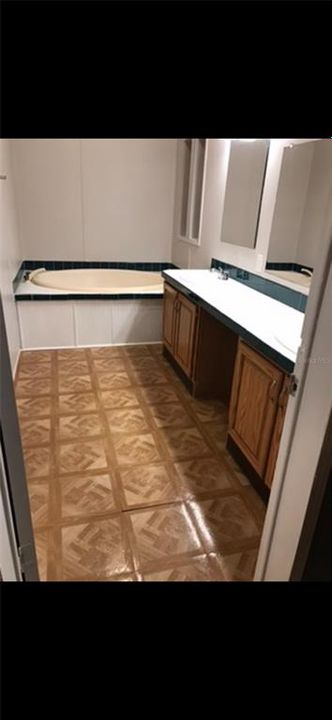 For Sale: $849,900 (3 beds, 2 baths, 1736 Square Feet)