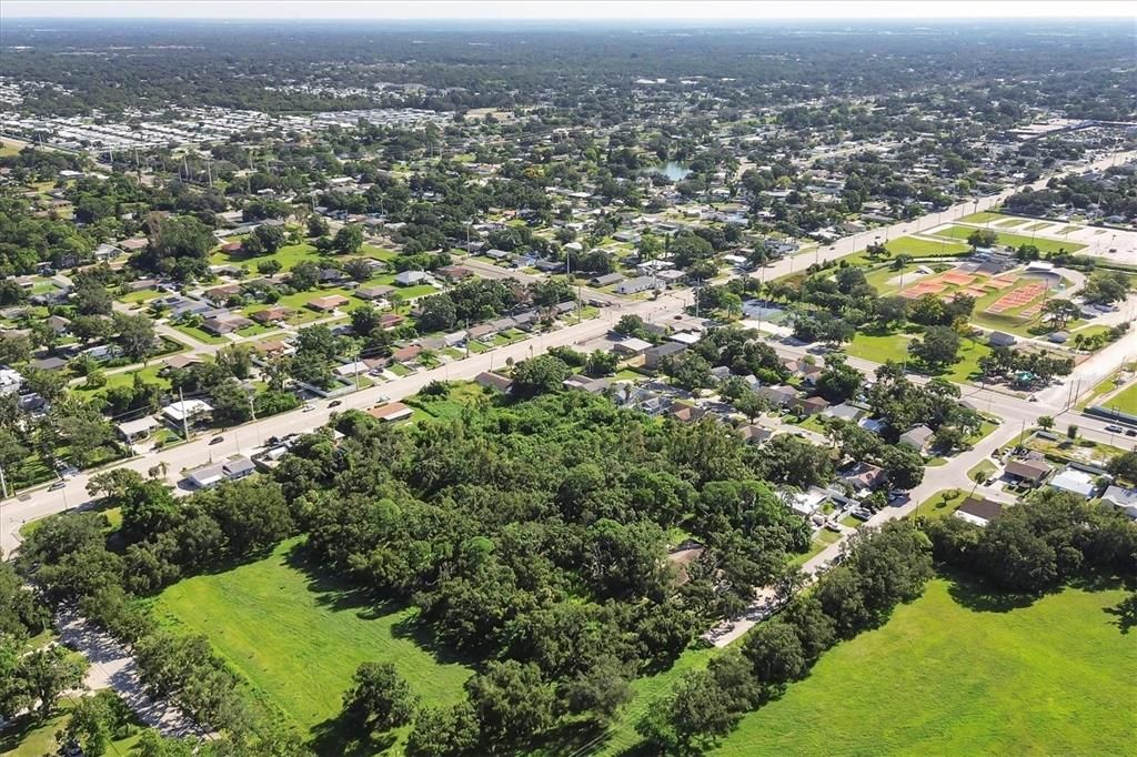 待售: $500,000 (0.25 acres)