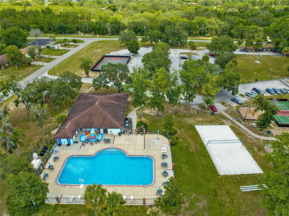 Под контрактом: $85,000 (1 спален, 1 ванн, 844 Квадратных фут)