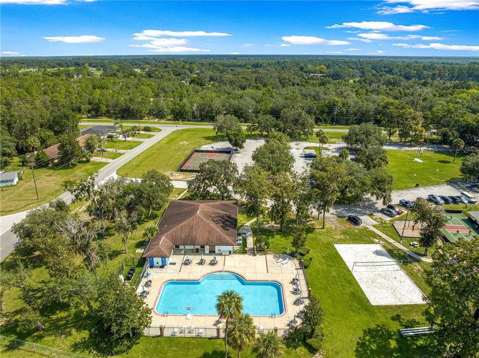 Под контрактом: $85,000 (1 спален, 1 ванн, 844 Квадратных фут)