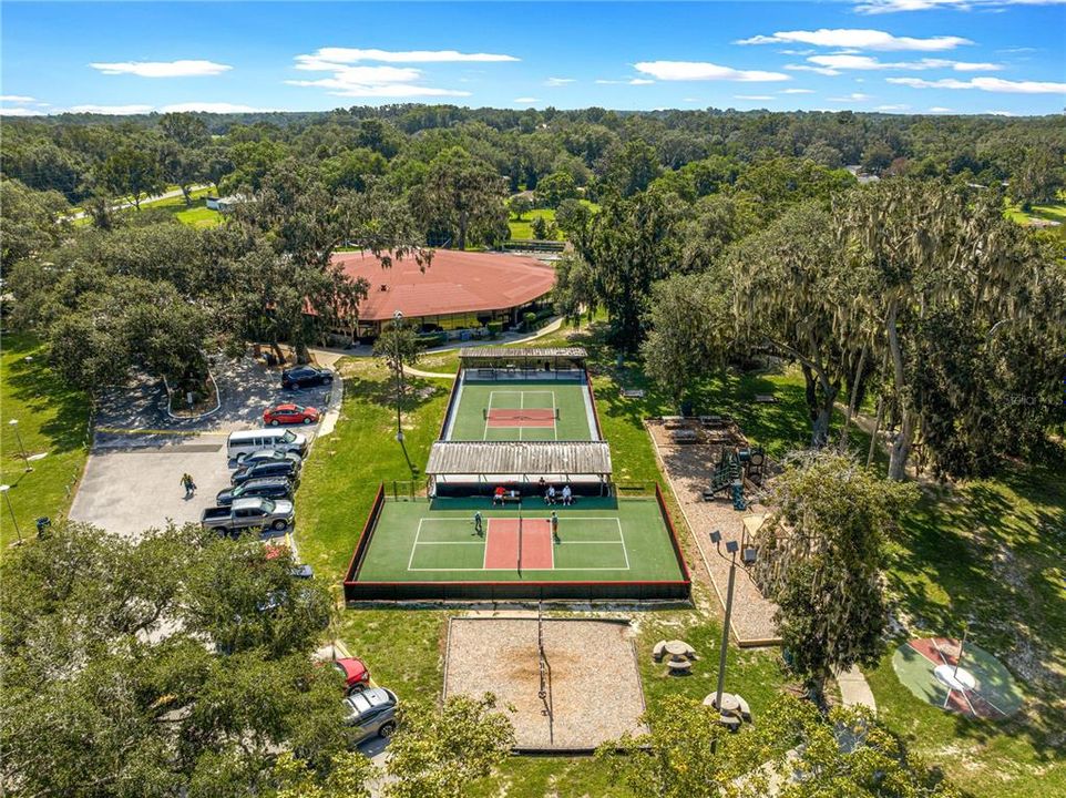 Под контрактом: $85,000 (1 спален, 1 ванн, 844 Квадратных фут)