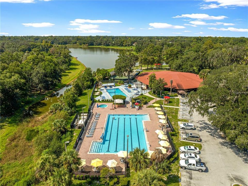 Под контрактом: $85,000 (1 спален, 1 ванн, 844 Квадратных фут)