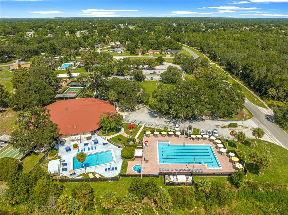 Под контрактом: $85,000 (1 спален, 1 ванн, 844 Квадратных фут)