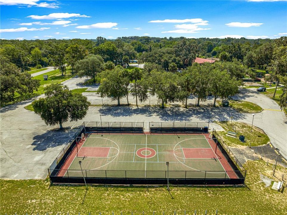 Под контрактом: $85,000 (1 спален, 1 ванн, 844 Квадратных фут)